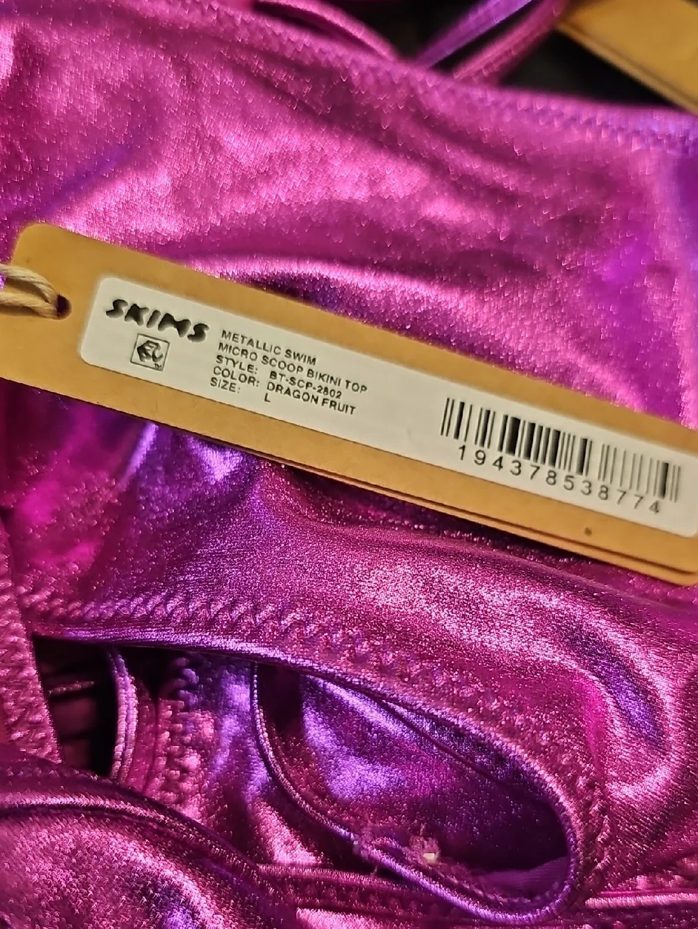 Skims Metallic Swim Micro Scoop Bikini Top BT-SCP-2802 Dragon Fruit Size Large